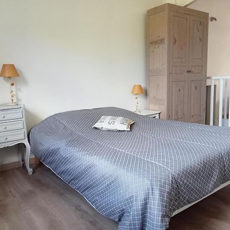 Chez Cecile Et Jean-No Bed & Breakfast Gan Bagian luar foto