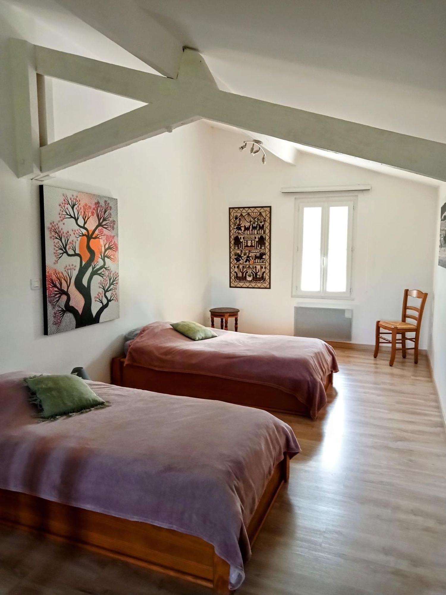 Chez Cecile Et Jean-No Bed & Breakfast Gan Bagian luar foto